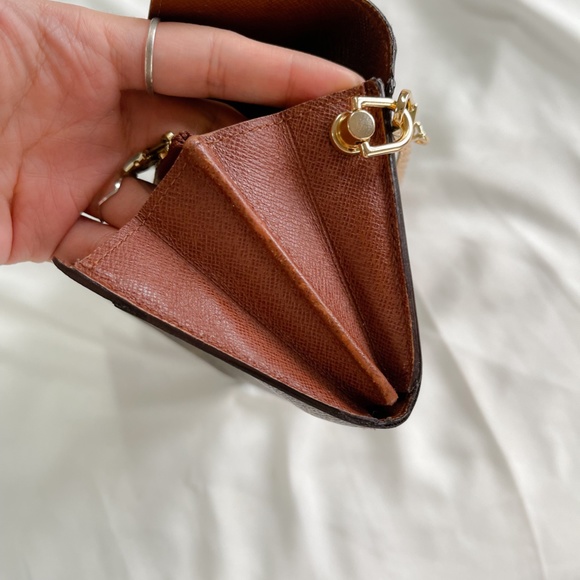 🍒✨Authentic Louis Vuitton wallet on chain 🍒✨ - Picture 12 of 16